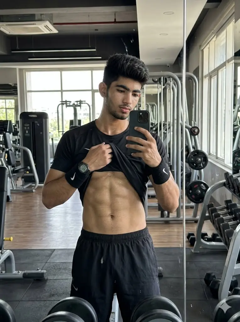 Mirror Abs Reveal Gym Selfie