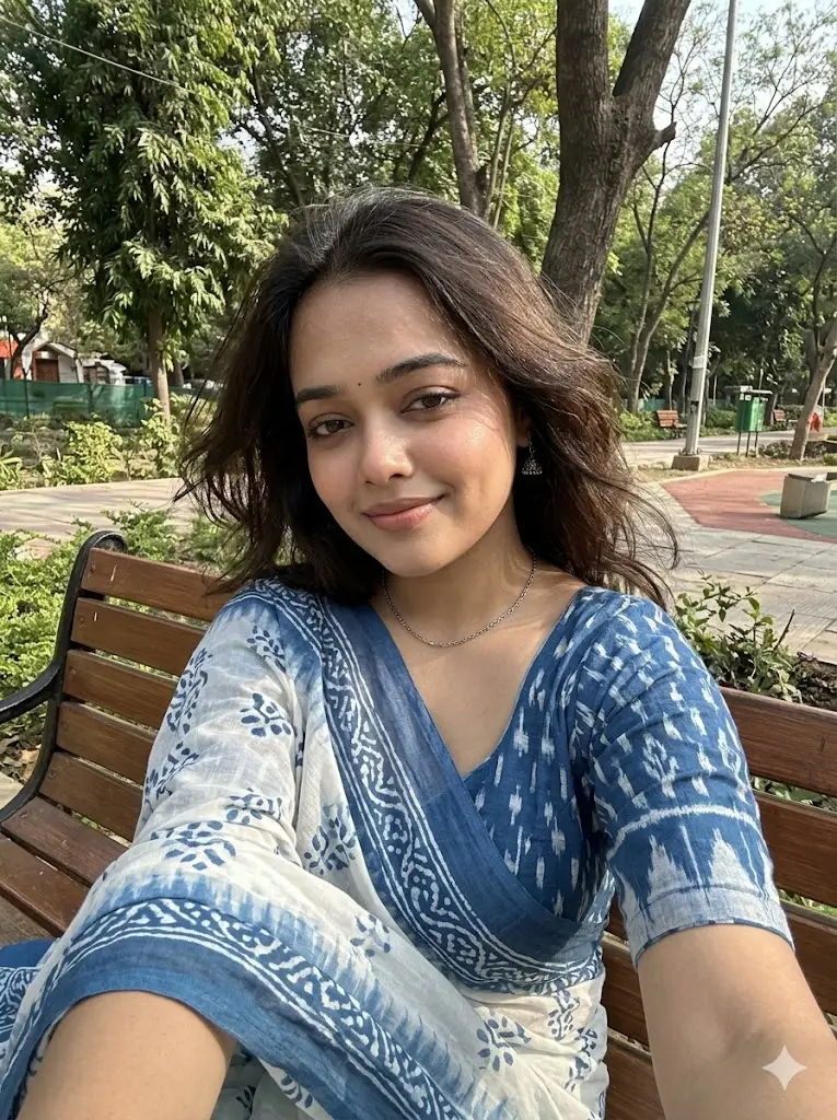 Park Bench Saree Selfie